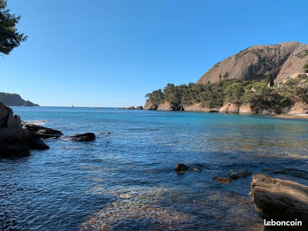 Logement climatisé avec jardin et parking pour 2 personnes en bord de plage La Ciotat Extérieur photo