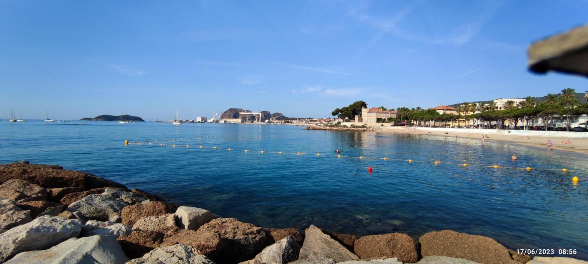 Logement climatisé avec jardin et parking pour 2 personnes en bord de plage La Ciotat Extérieur photo